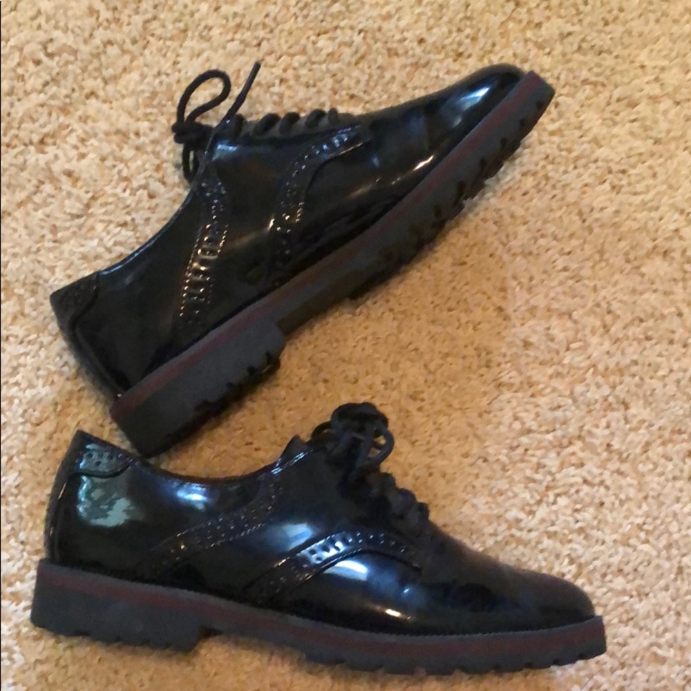 Black patent leather loafers size 7 shiny- lace up